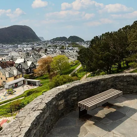 아파트 In Alesund, Giskegata *